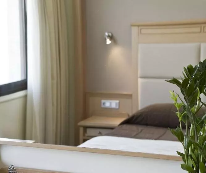 Fotos del hotel Parnon:  25