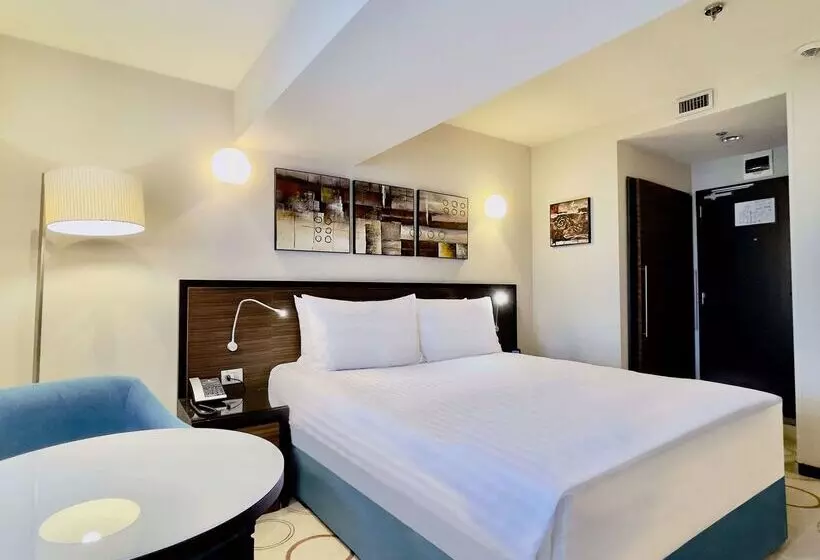 Doubletree By Hilton Bucharest  Unirii Square