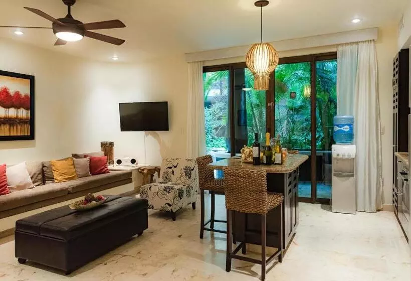 Fotos del hotel El Taj Oceanfront And Beachside Condo:  13