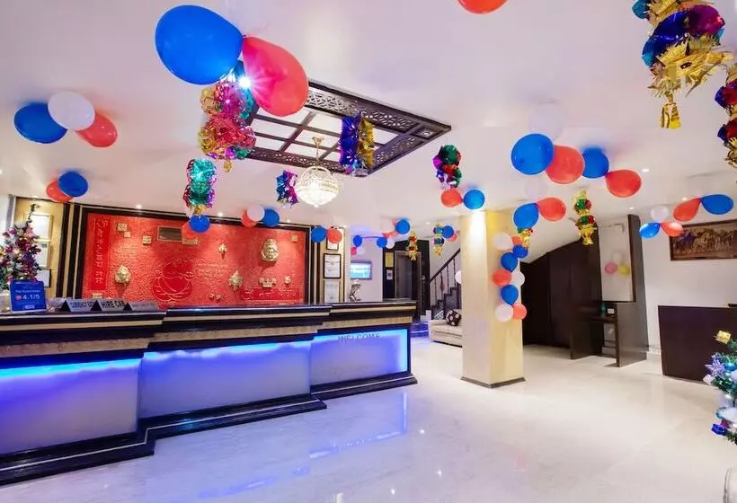 Fotos del hotel Surya International:  4