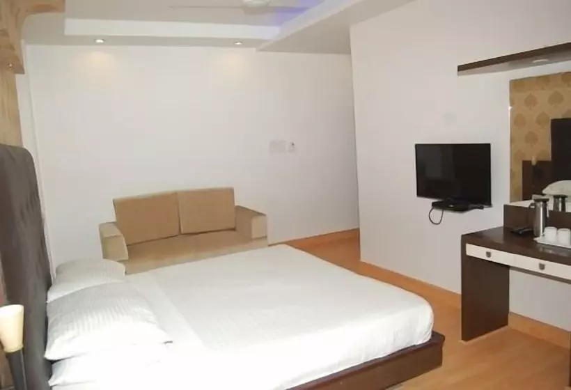 Fotos del hotel Surya International:  25