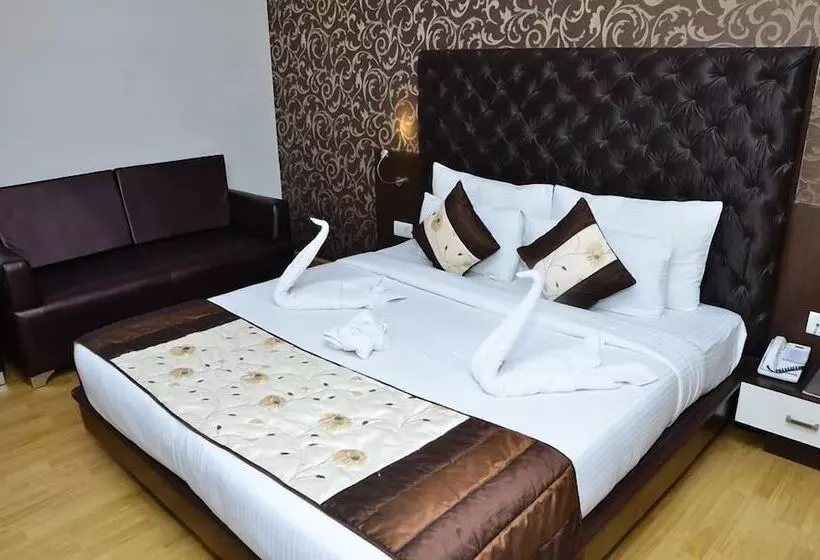 Fotos del hotel Surya International:  8