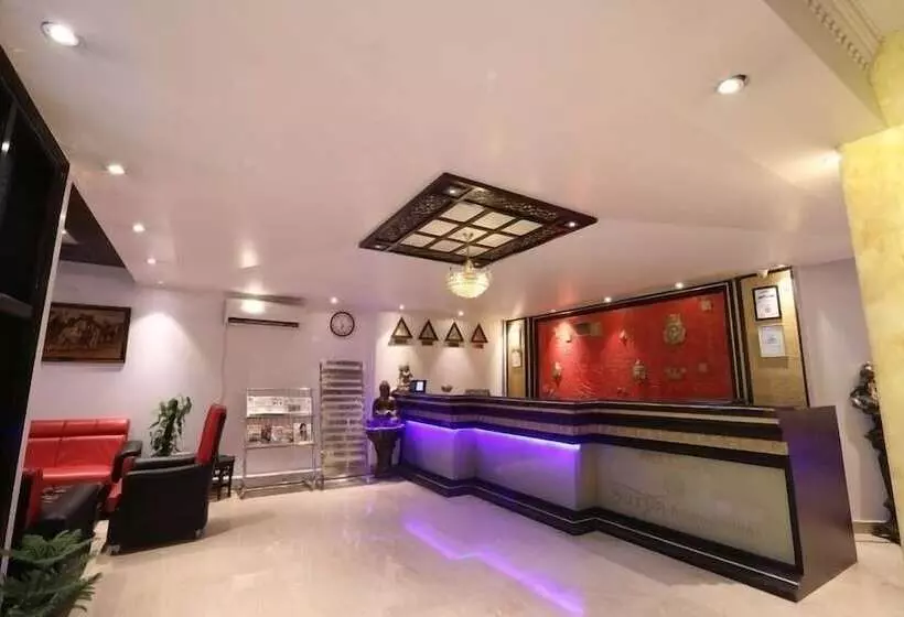 Fotos del hotel Surya International:  11