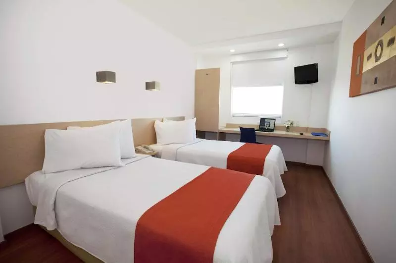 Fotos del hotel One Saltillo Derramadero:  9