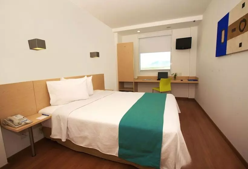 Fotos del hotel One Saltillo Derramadero:  2