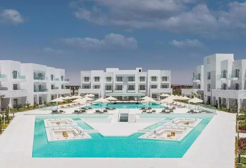 Tanoak Resort