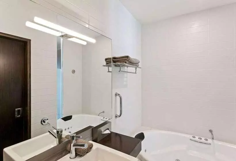 Fotos del hotel Quality Inn Heritage On Lydiard:  4