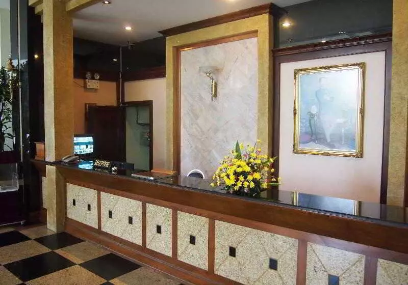 Fotos del hotel Camelot  Pattaya:  3