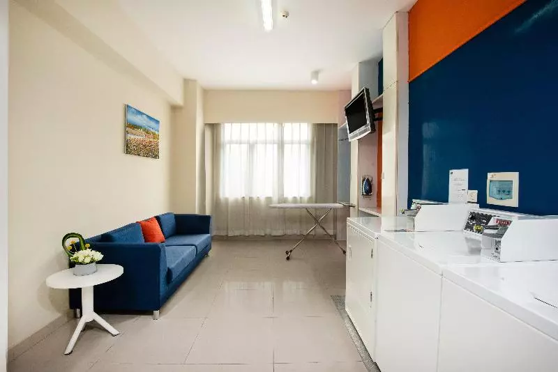 Fotos del hotel Holiday Inn Express Shenzhen Luohu:  2