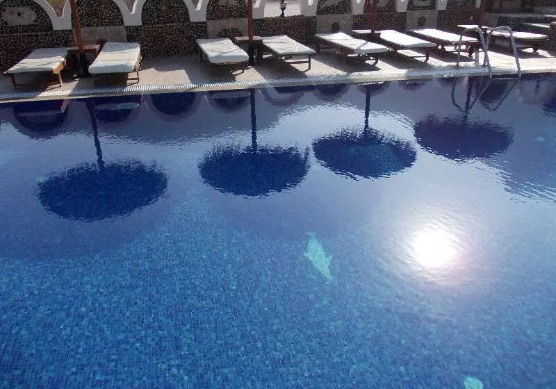 Black Sand Apartments