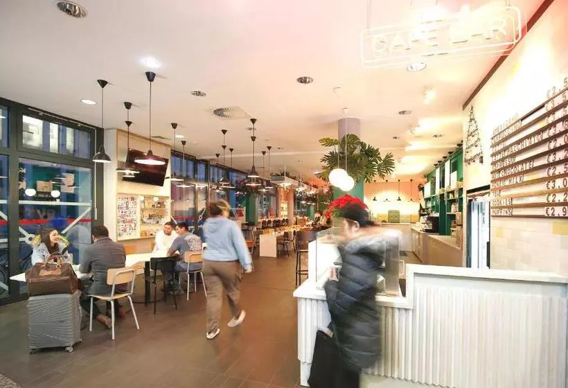 Fotos del hotel Meininger  Berlin Hauptbahnhof:  4