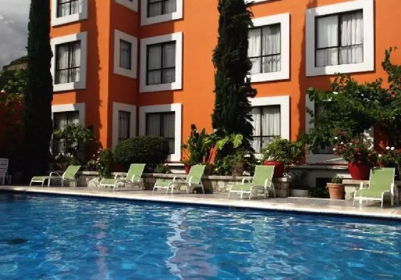 Fotos del hotel Capital O Oaxaca Dorado:  15