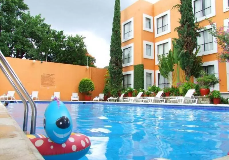 Fotos del hotel Capital O Oaxaca Dorado:  12