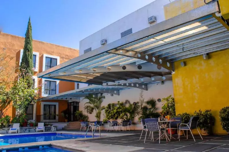 Fotos del hotel Capital O Oaxaca Dorado:  9