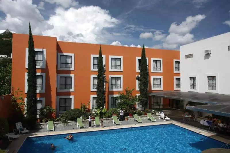 Capital O Oaxaca Dorado