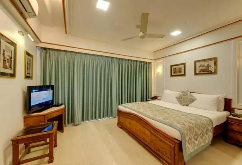 Fotos del hotel Regal Enclave:  16