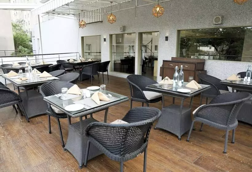 Fotos del hotel Royal Orchid Golden Suites:  23