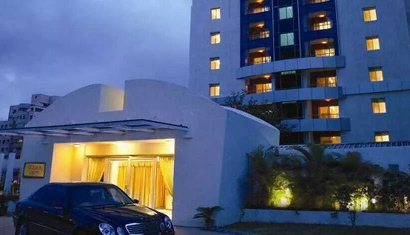 Fotos del hotel Royal Orchid Golden Suites:  14