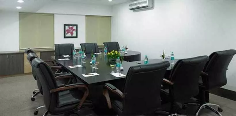 Fotos del hotel Royal Orchid Golden Suites:  7