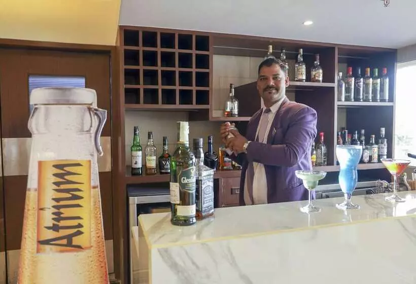 Fotos del hotel Royal Orchid Golden Suites:  6