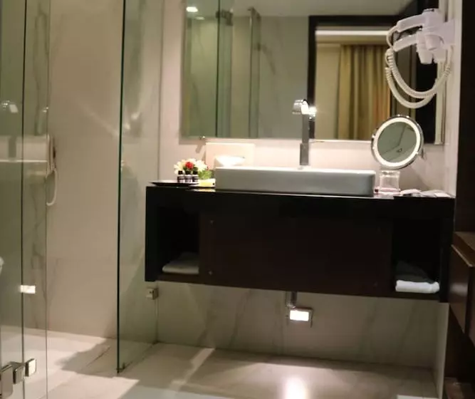 Fotos del hotel Royal Orchid Golden Suites:  11