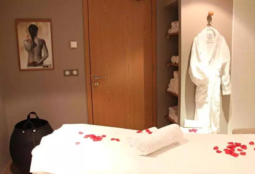 Fotos del hotel Hôtel Montaigne & Spa:  24