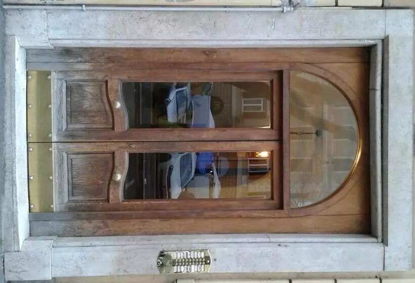 Fotos del hotel Caesar's Rooms:  7