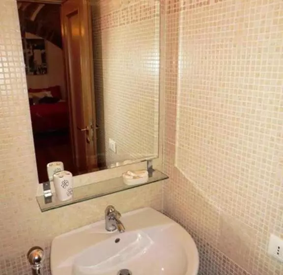 Fotos del hotel Caesar's Rooms:  9