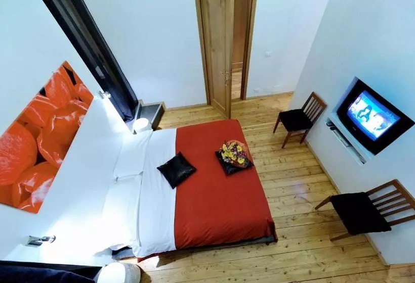 Fotos del hotel Caesar's Rooms:  12