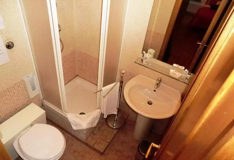 Fotos del hotel Caesar's Rooms:  11