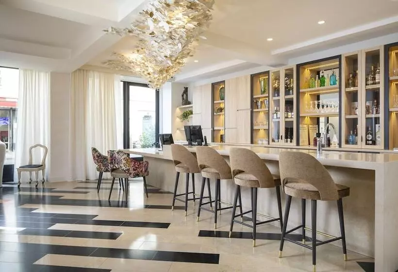 Fotos del hotel Hôtel Des Champselysées:  3