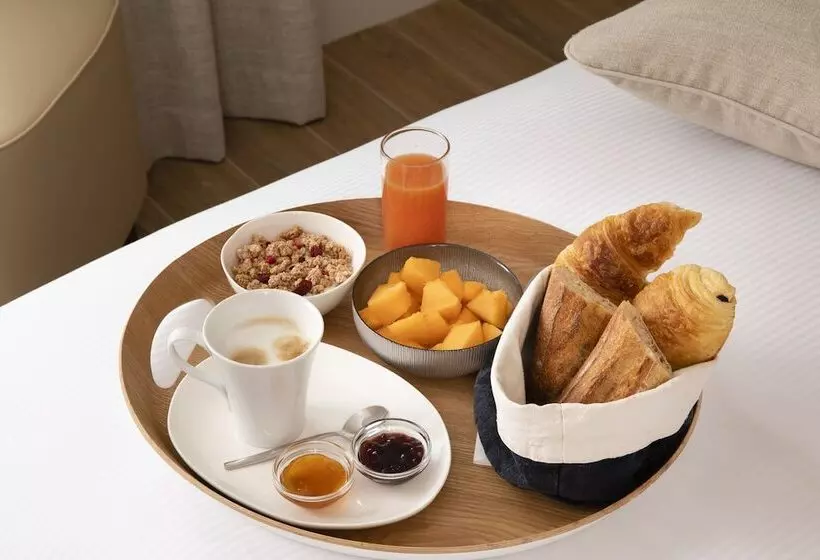 Fotos del hotel Hôtel Des Champselysées:  2