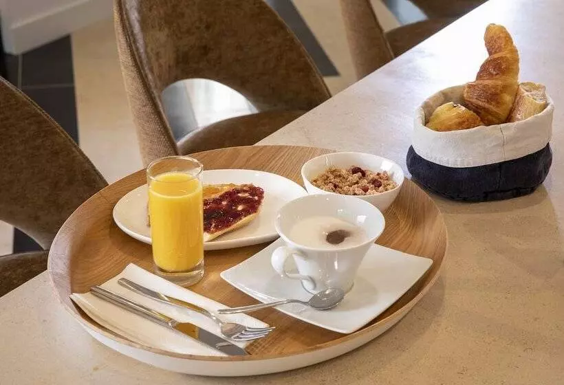 Fotos del hotel Hôtel Des Champselysées:  8