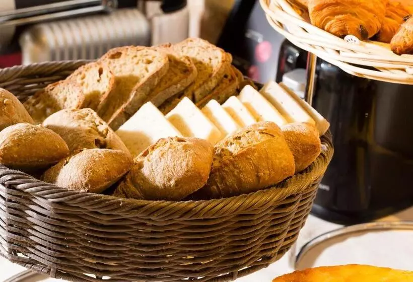 Fotos del hotel Lion d'Or Louvre:  22