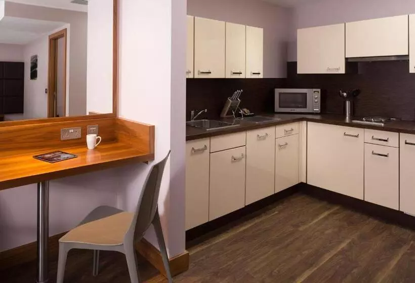 Fotos del hotel Roomzzz Leeds City:  2