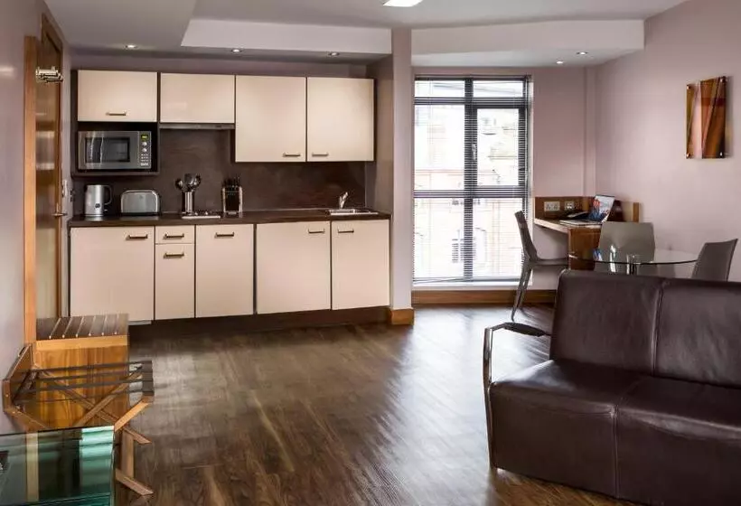 Fotos del hotel Roomzzz Leeds City:  6