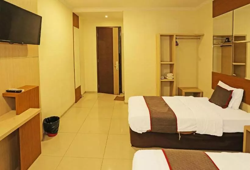 Fotos del hotel Sans Hotel Fiducia Serpong:  3