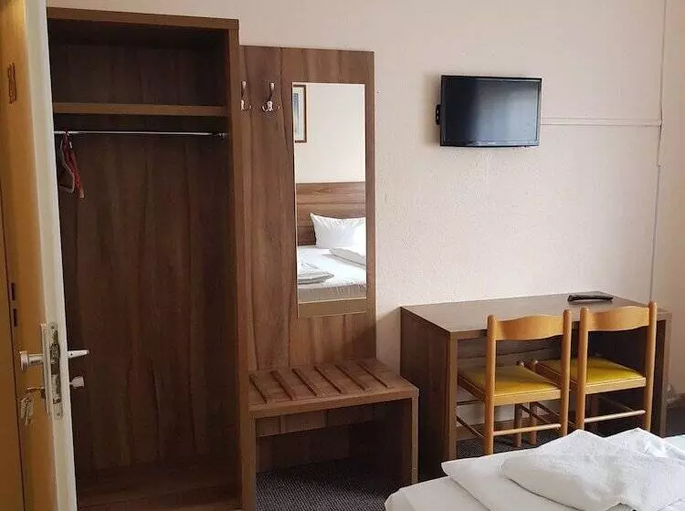 Fotos del hotel Alper  Am Potsdamer Platz:  2