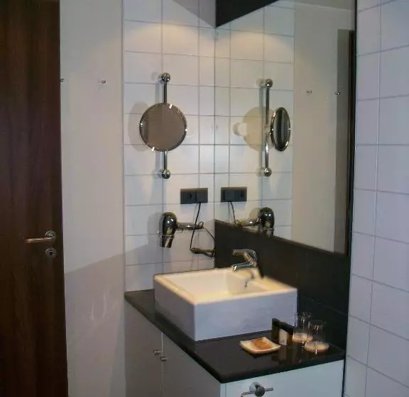 Fotos del hotel Liv In Residence Frankfurtseilerstraße:  5