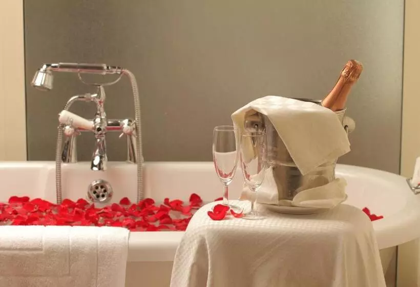 Fotos del hotel Le Petit Village Boutique:  4