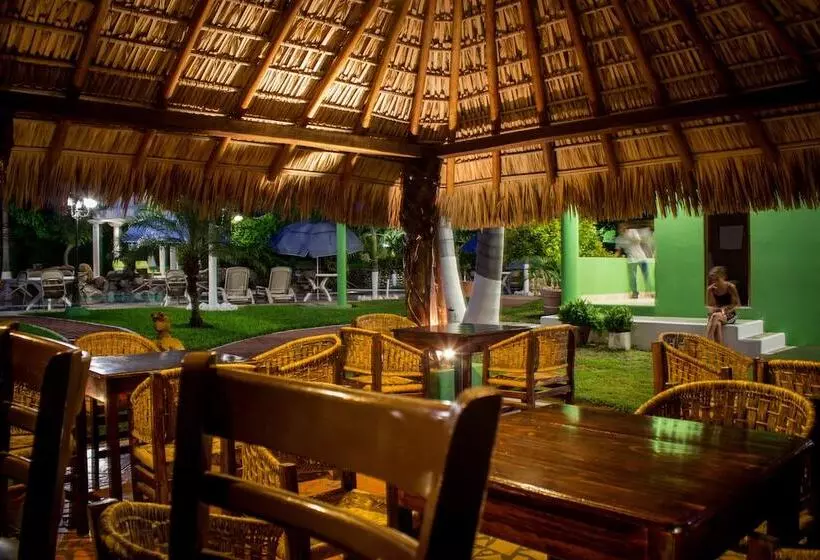 Fotos del hotel Punta Esmeralda Suites & Hotel:  18