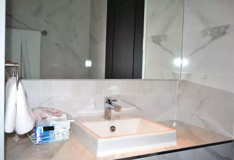 Fotos del hotel Flipper Lodge:  8