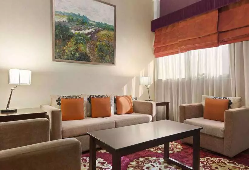 Fotos del hotel Ramada Hotel & Suites By Wyndham Ajman:  20