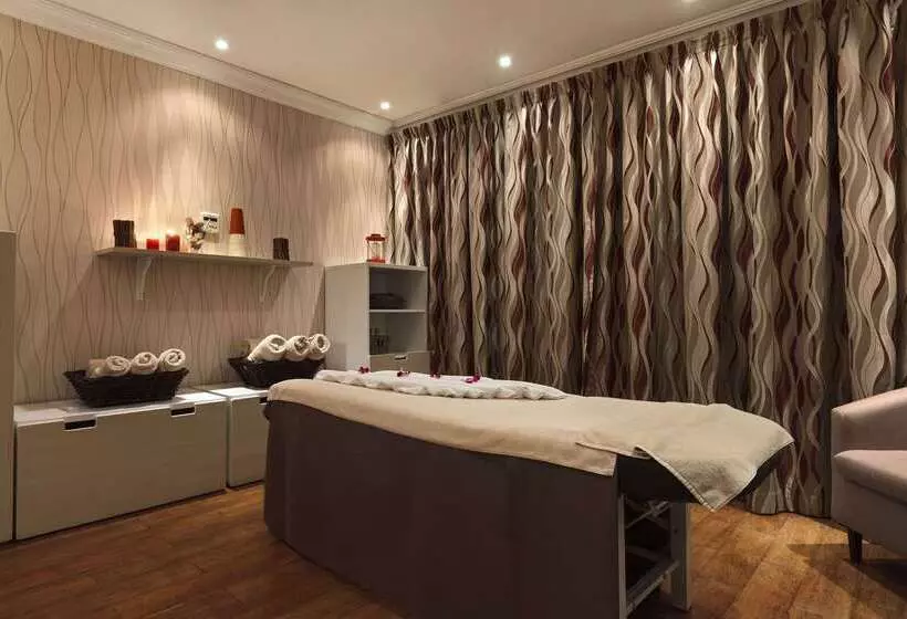 Fotos del hotel Ramada Hotel & Suites By Wyndham Ajman:  21