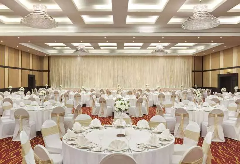 Fotos del hotel Ramada Hotel & Suites By Wyndham Ajman:  17