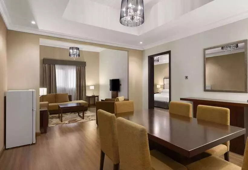 Fotos del hotel Ramada Hotel & Suites By Wyndham Ajman:  22
