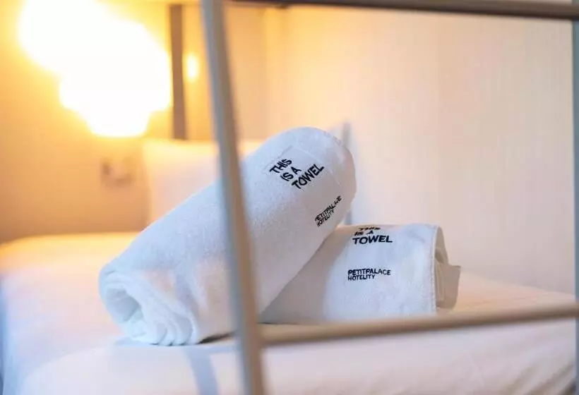 Fotos del hotel Petit Palace Santa Bárbara:  23