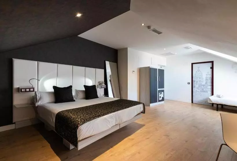 Fotos del hotel Petit Palace Santa Bárbara:  17