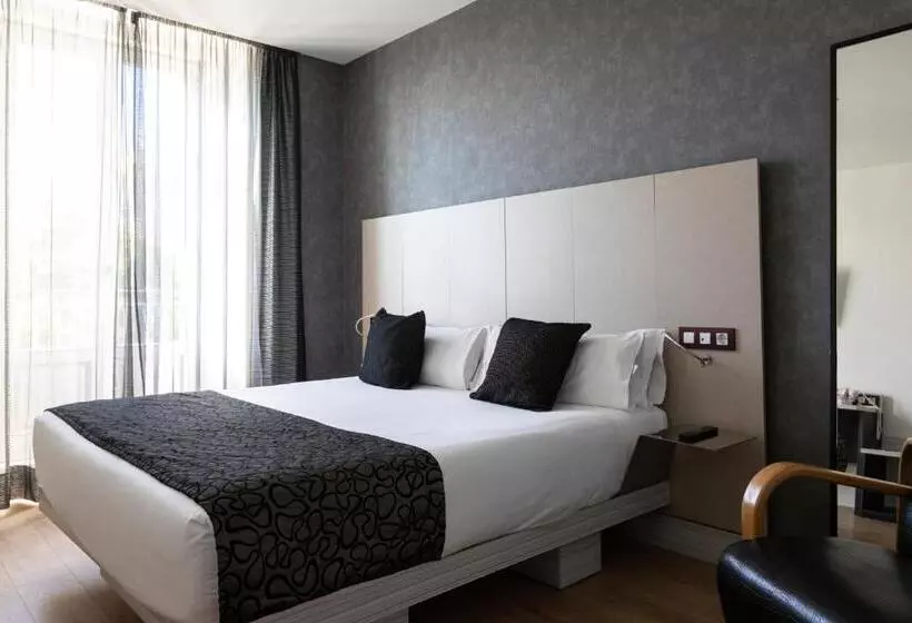 Fotos del hotel Petit Palace Santa Bárbara:  8