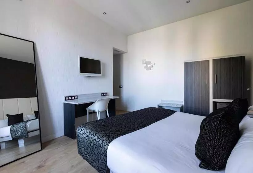 Fotos del hotel Petit Palace Santa Bárbara:  11